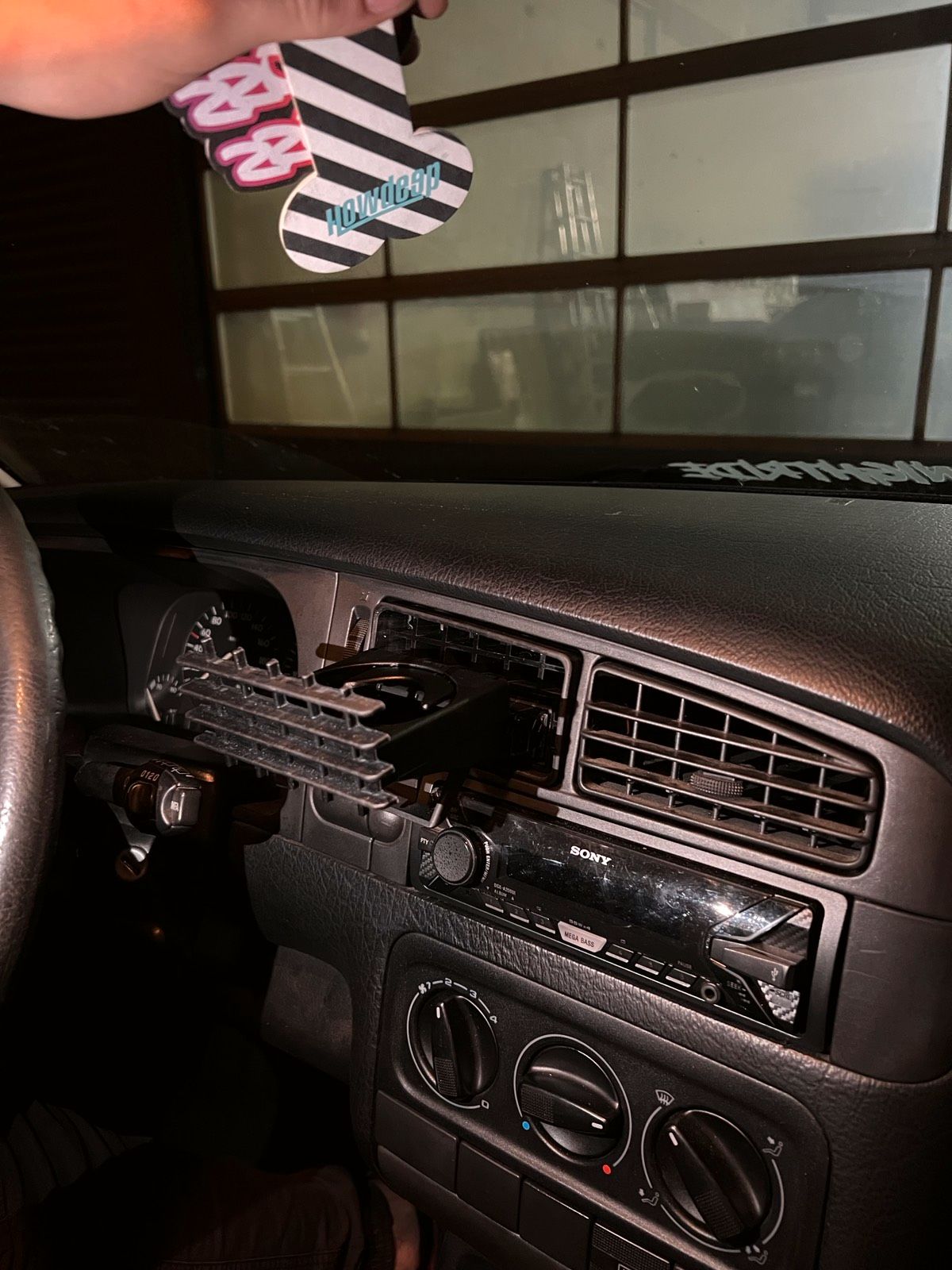 VW Golf 3 (Mk3) Getränkehalter – Komplett Einbaufertig